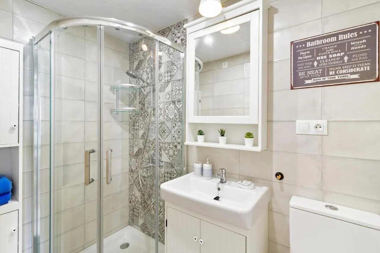 Apartament Barcelo 21, Parking On Request, Atico With Terrace & Studio With Patio, Center, Breakfast Included, Quite Neighborhood, Bc Malaga