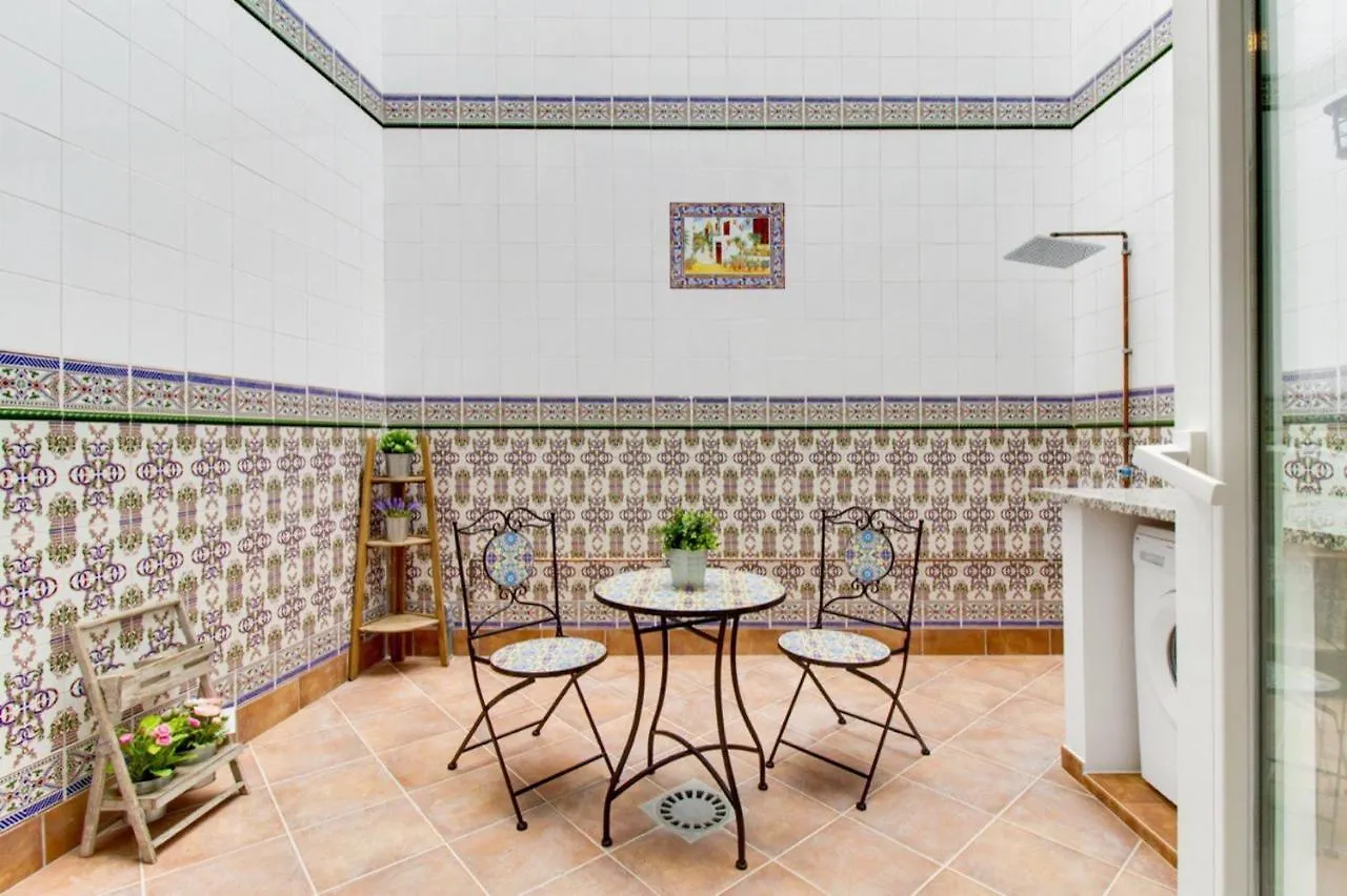 Barcelo 21, Parking On Request, Atico With Terrace & Studio With Patio, Center, Breakfast Included, Quite Neighborhood, Bc Málaga Appartement