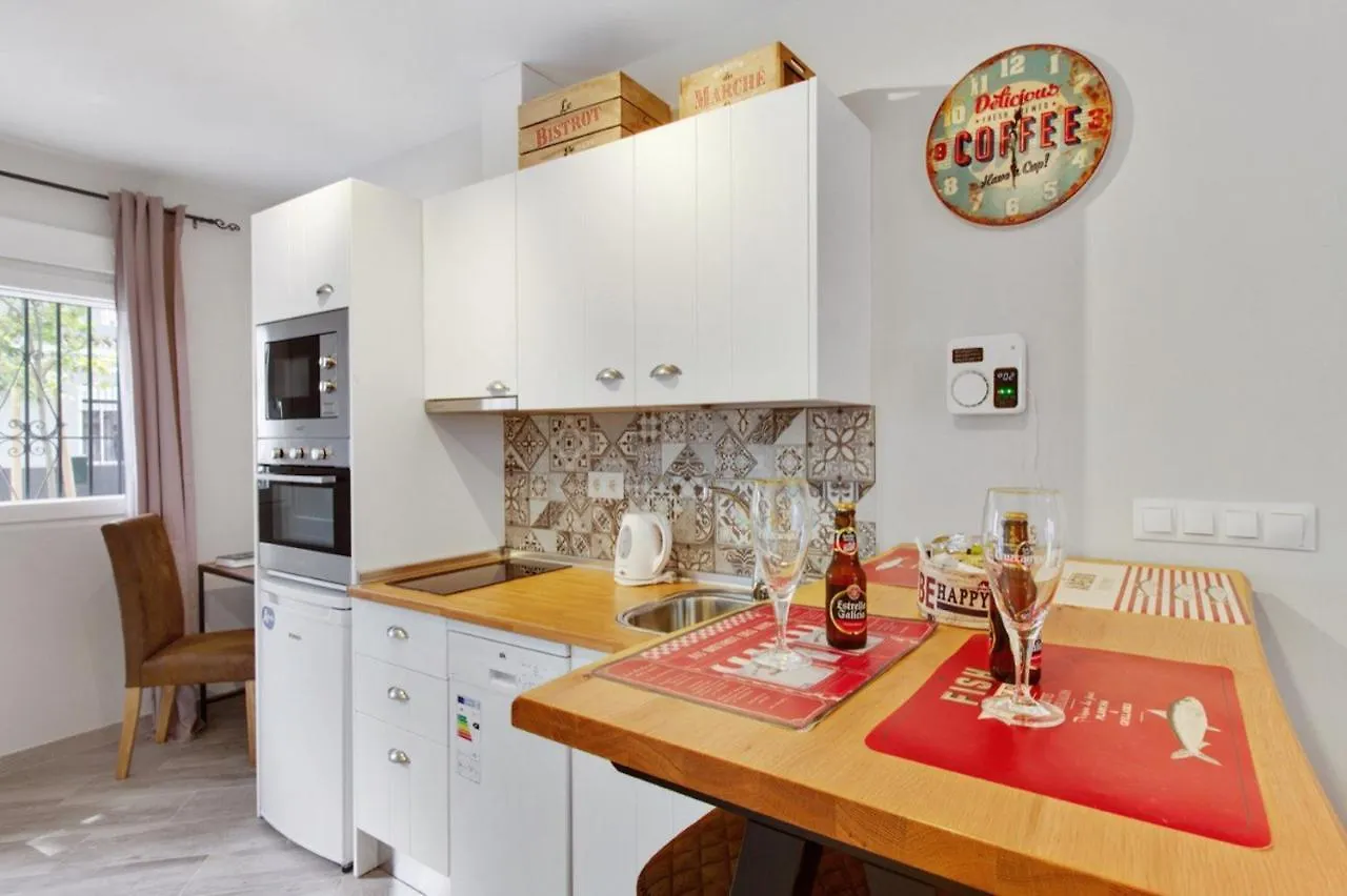 Barcelo 21, Parking On Request, Atico With Terrace & Studio With Patio, Center, Breakfast Included, Quite Neighborhood, Bc Málaga Espagne