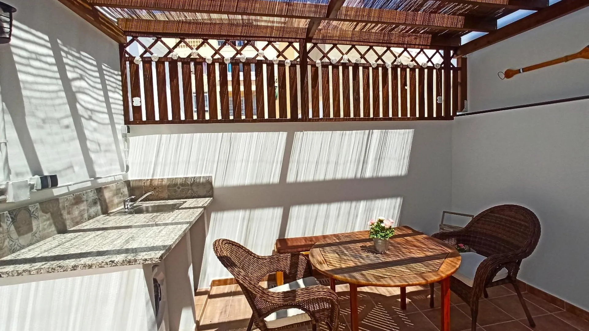 Barcelo 21, Parking On Request, Atico With Terrace & Studio With Patio, Center, Breakfast Included, Quite Neighborhood, Bc Málaga Appartement