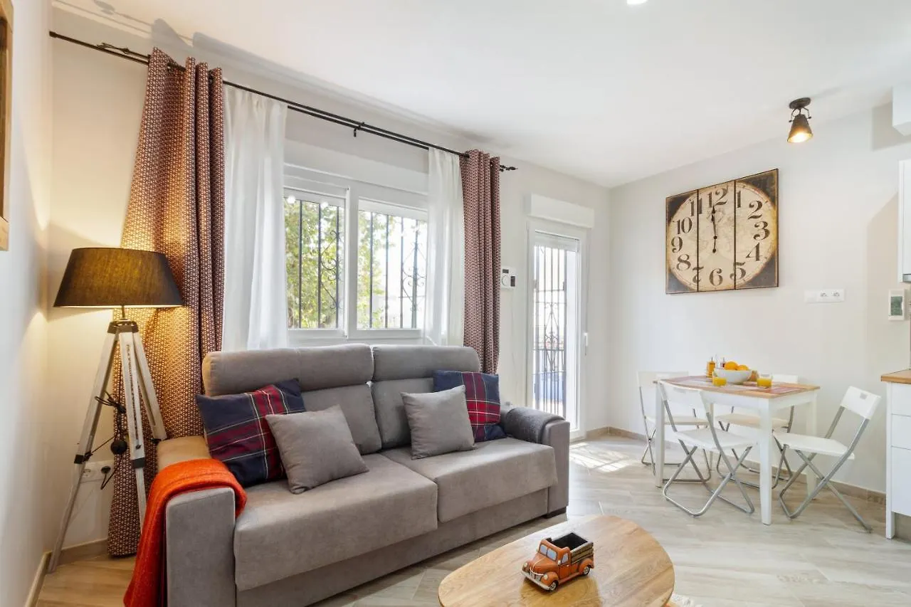 Apartment Barcelo 21: Centrally Located Attic with Terrace and Studio Retreat Malaga